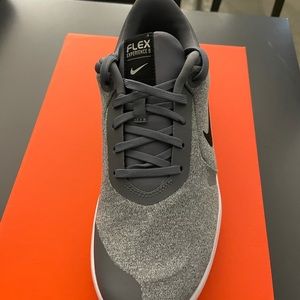 Nike Flex Experience RN 8